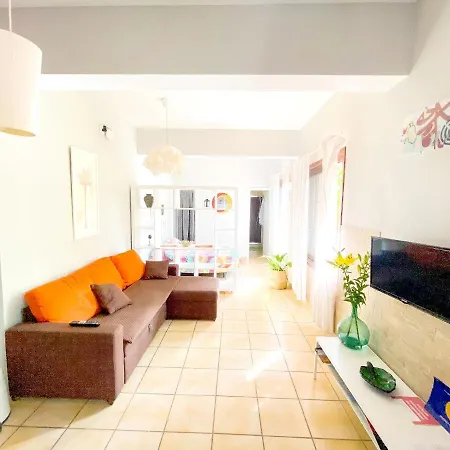 Studio With Enclosed Garden And Wifi At Bajamar 1 Km Away From The Beach 바하마르